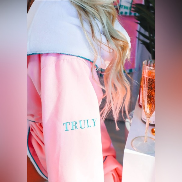 NEW Truly Luxury Pink Hooded Bathrobe Full Length, super soft! - Picture 5 of 6